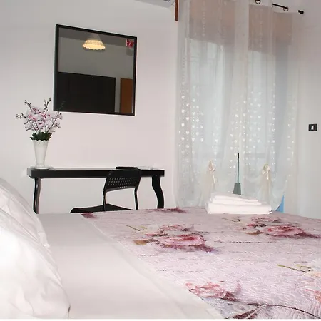 La Maison De Gina فندق مبيت وإفطار